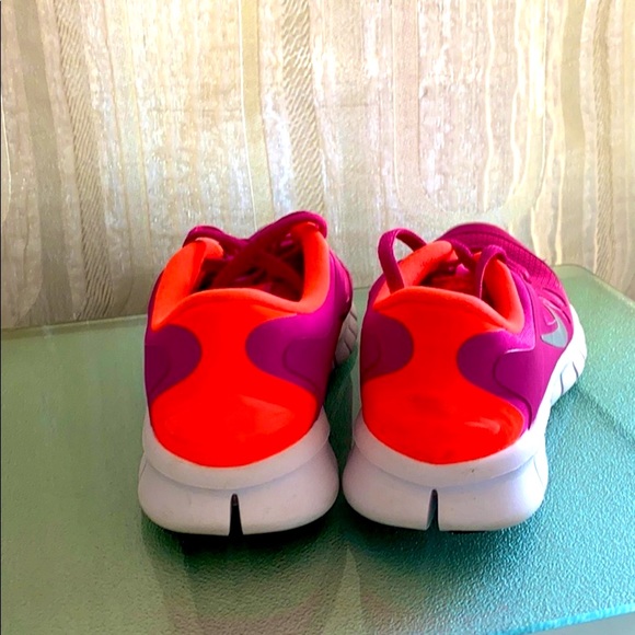 Nike free 5.0 sneakers. - Picture 3 of 5